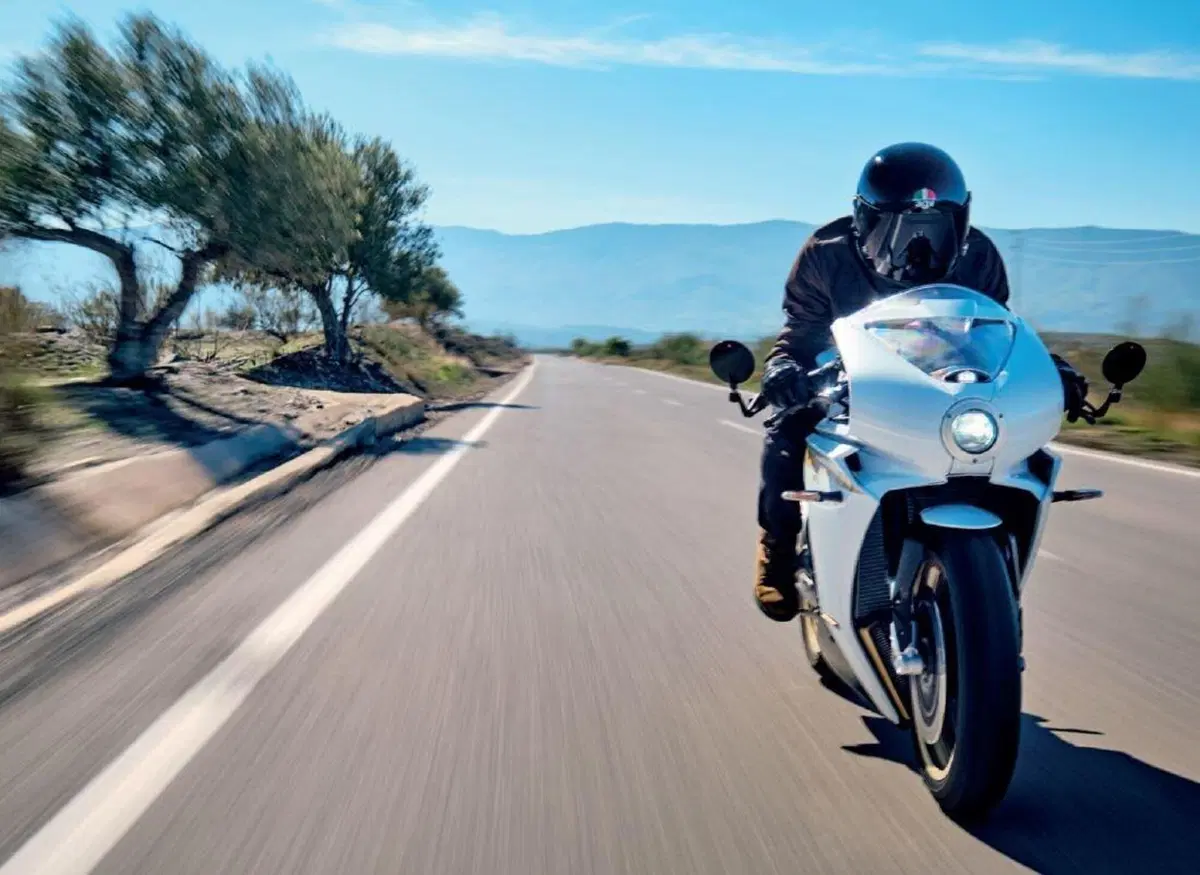 MV Agusta Superveloce 800 m.y. 2021. Due versioni evolute. Dati e prezzi (21)
