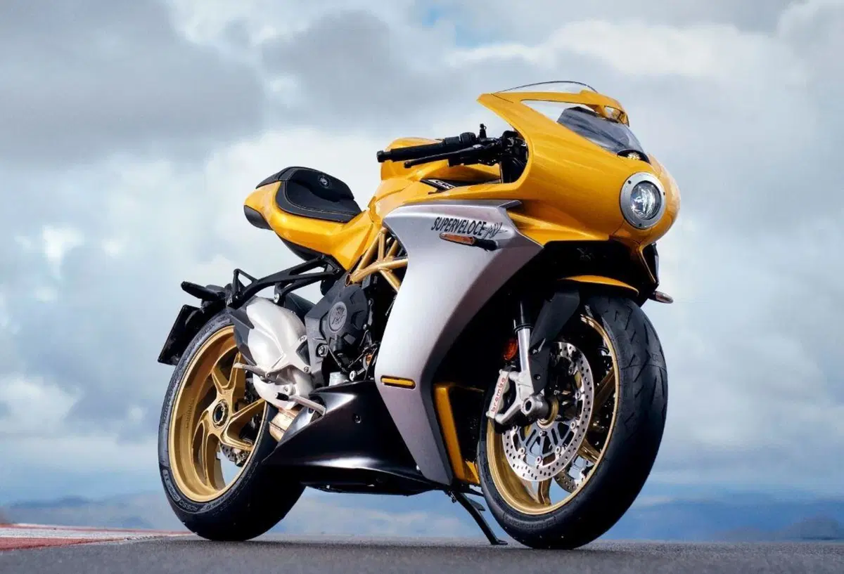 MV Agusta Superveloce 800 m.y. 2021. Due versioni evolute