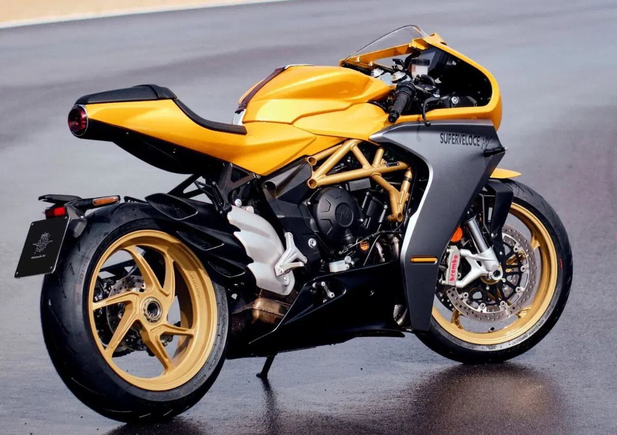 MV Agusta Superveloce 800 m.y. 2021. Due versioni evolute (2)