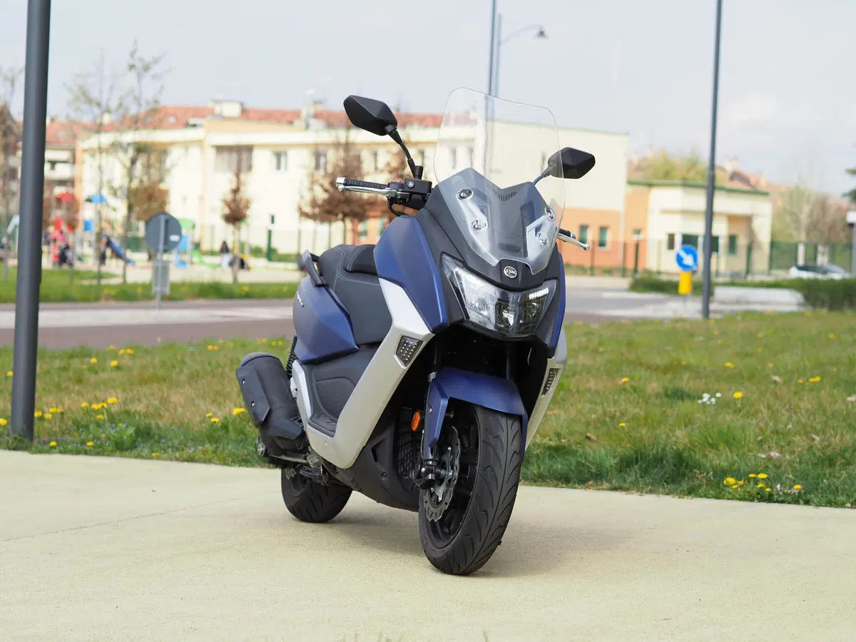 SYM Maxsym 400 TEST: lo sport GT si rinnova (13)