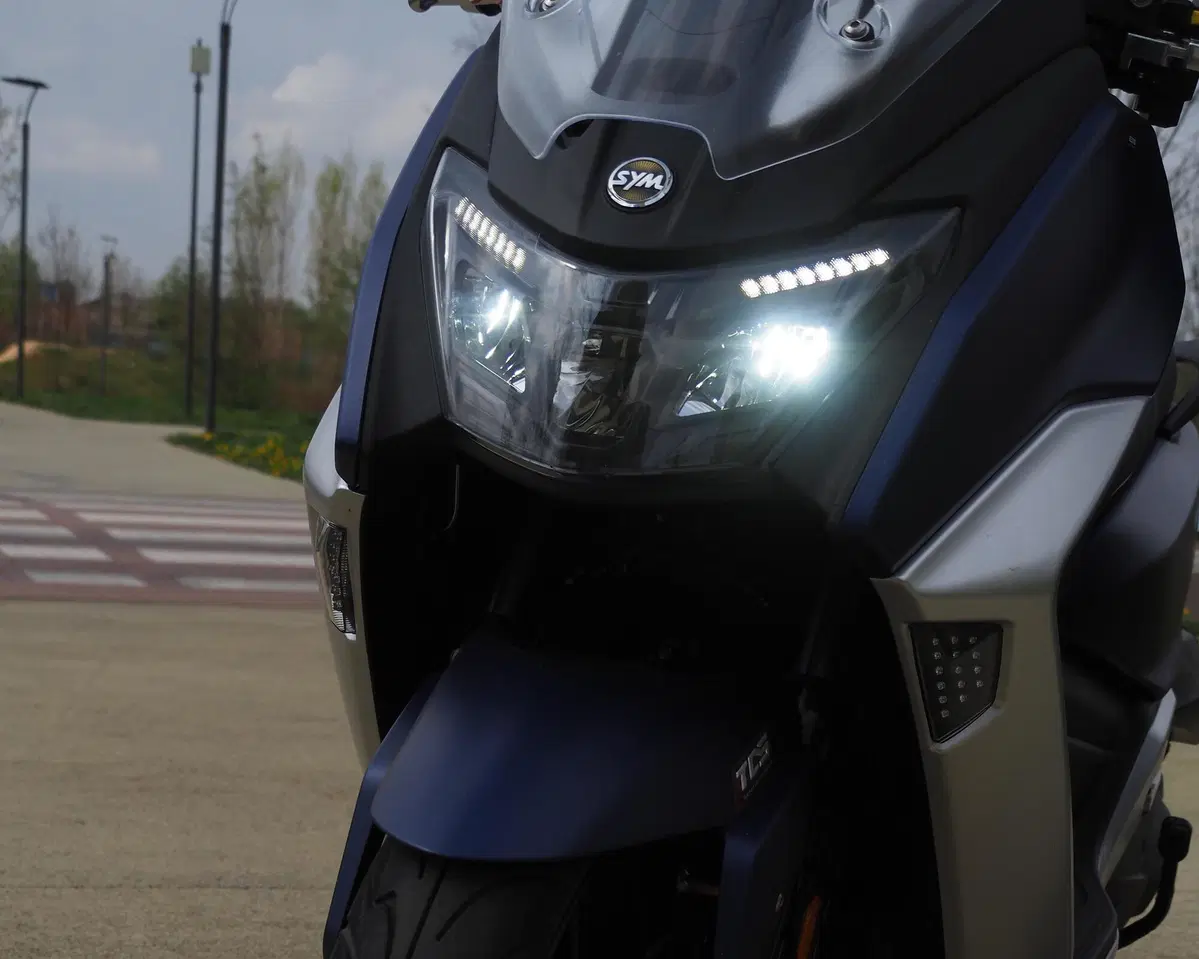 SYM Maxsym 400 TEST: lo sport GT si rinnova (21)