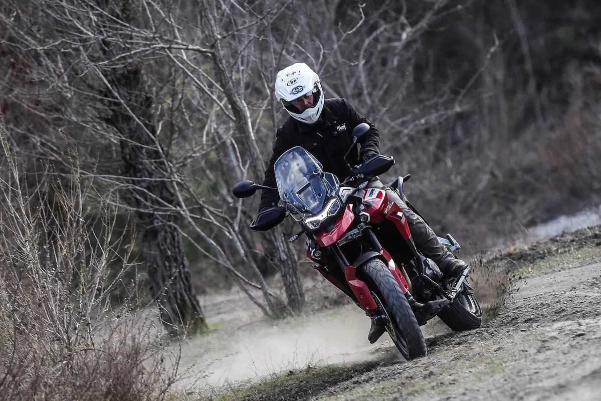 Triumph Tiger 850 Sport vs 900 Rally e GT: super TEST 2021 per le tigri inglesi (3)