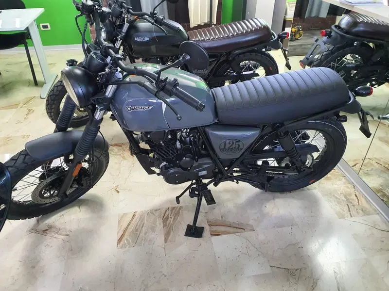Brixton Motorcycles Cromwell 125 CBS (2021 - 26) (4)