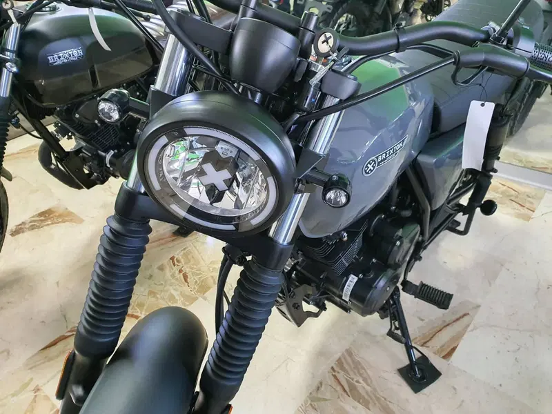 Brixton Motorcycles Cromwell 125 CBS (2021 - 26) (6)