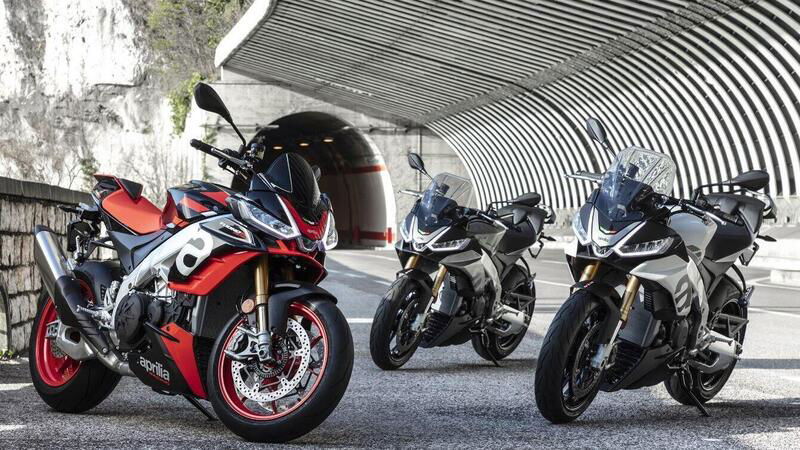 Aprilia Tuono V4 e V4 Factory 2021 sono in vendita. I prezzi e le foto