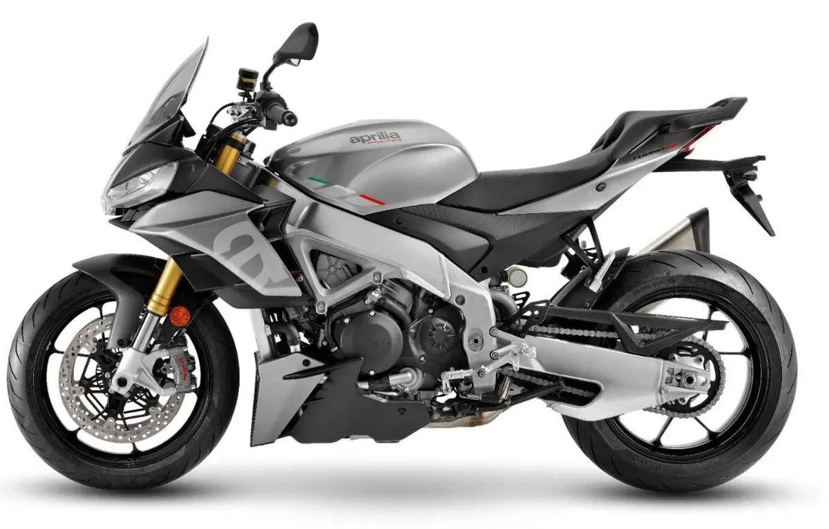 Aprilia Tuono V4 e V4 Factory 2021: presto in vendita. I prezzi (7)
