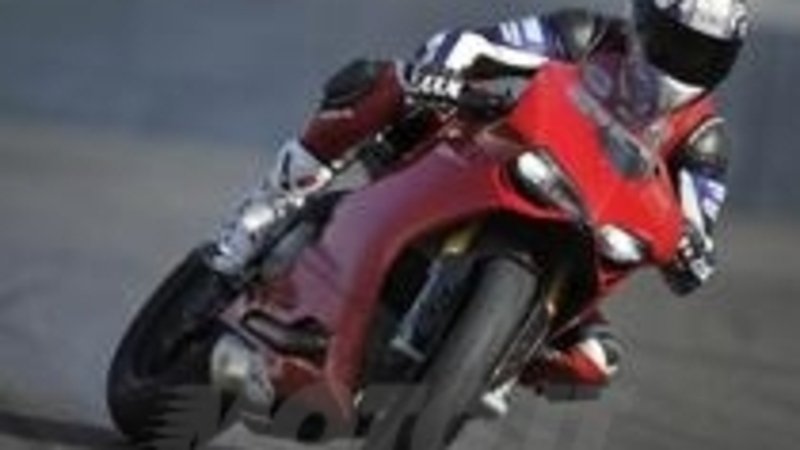 Troy Bayliss torna in pista con la Ducati Panigale. SBK? 