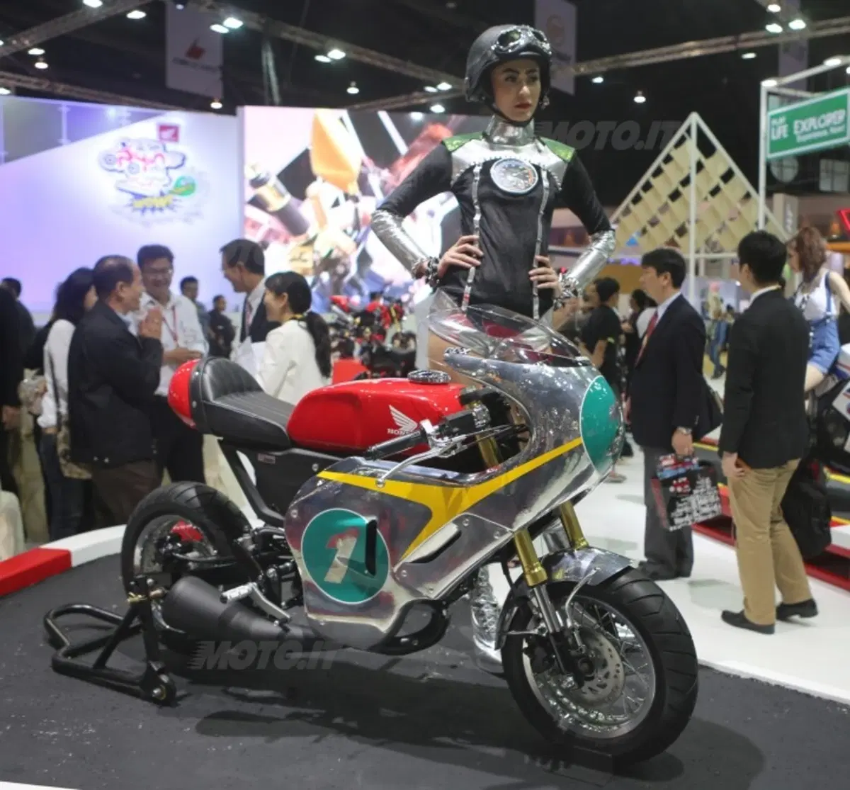 Bangkok Motor Show: Honda Zoomer X California ed RC-X Mini Vintage Racer