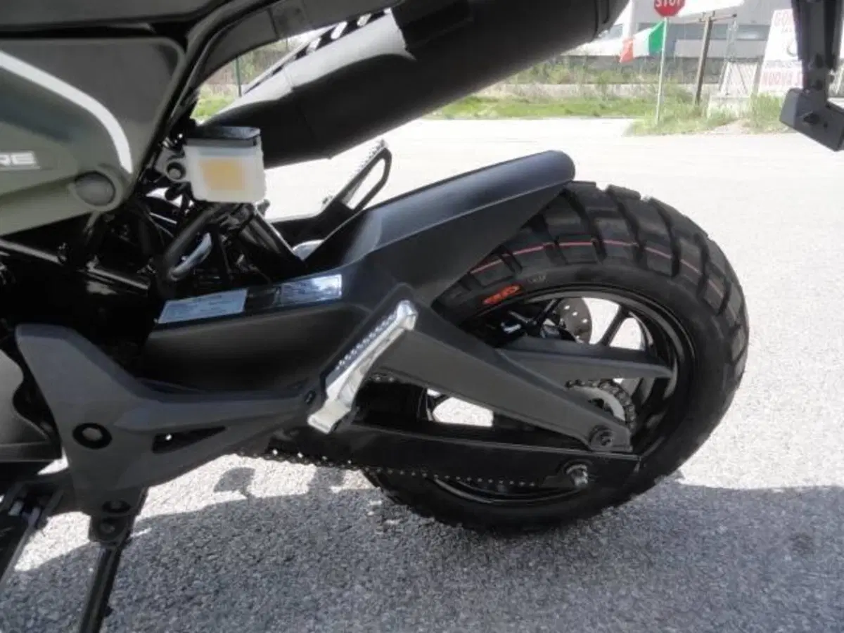 Brixton Motorcycles Crossfire 125 XS (2021 - 26) (10)