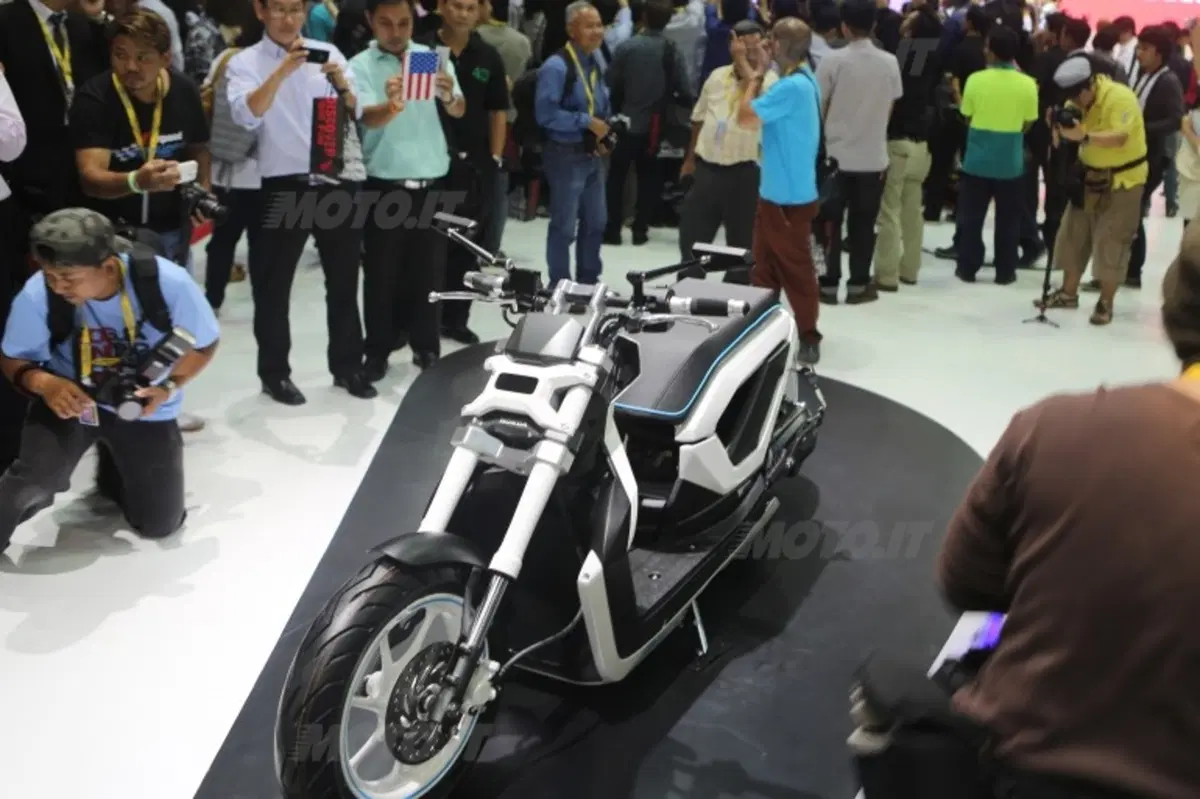 Bangkok Motor Show: Honda Zoomer X California ed RC-X Mini Vintage Racer (8)