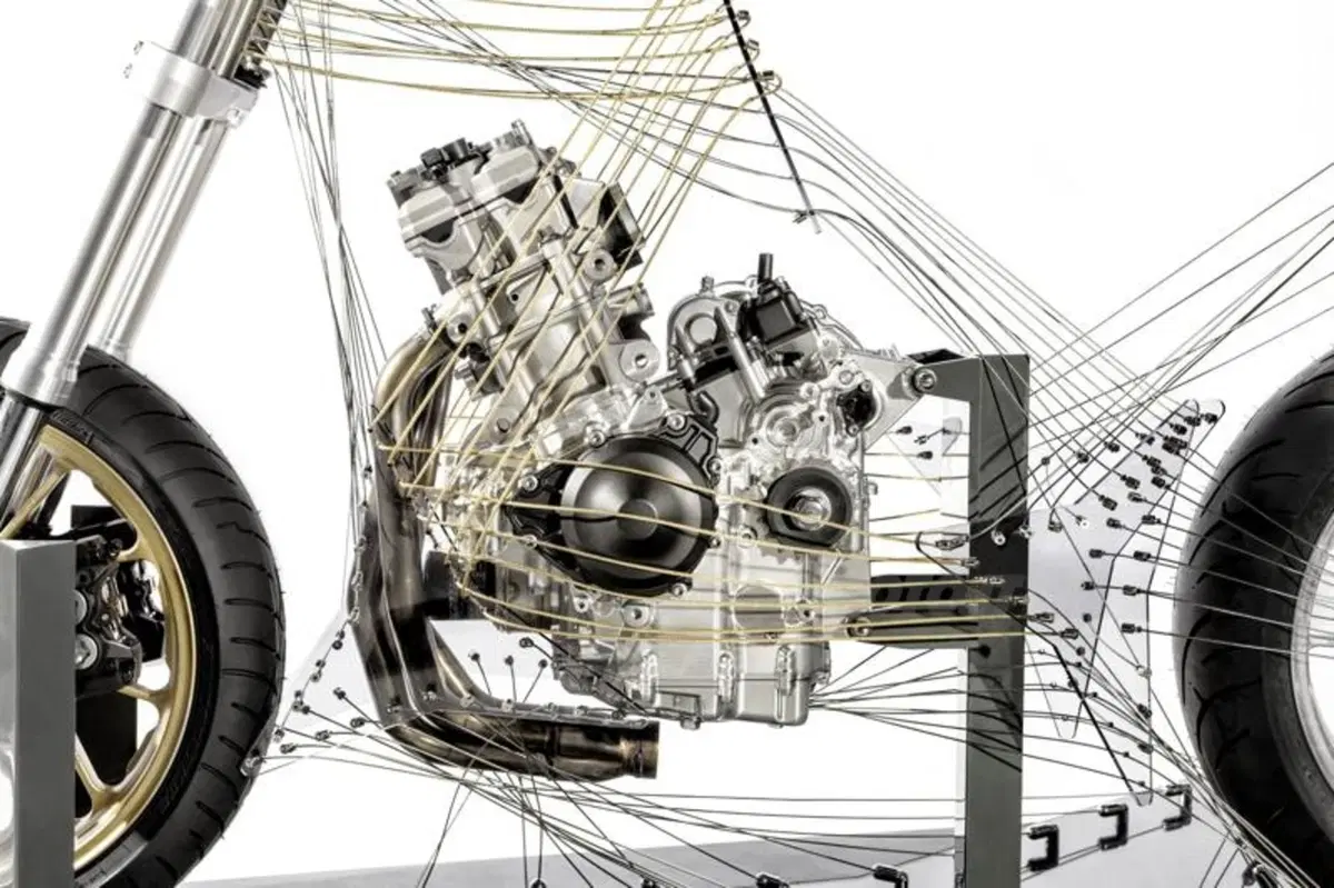 Nuova Yamaha in arrivo. A tre cilindri? (2)