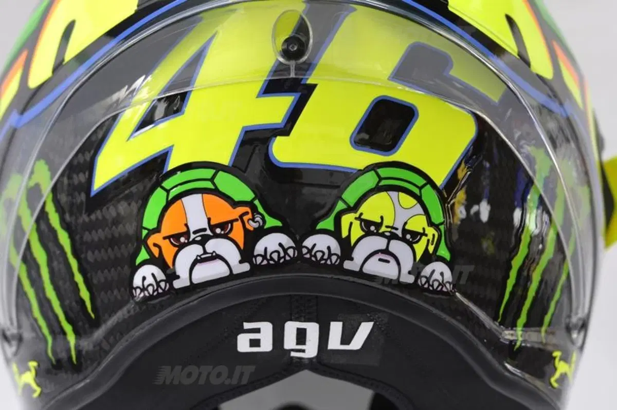 VIDEO. Valentino Rossi spiega il casco "La Tarta" del Mugello (6)