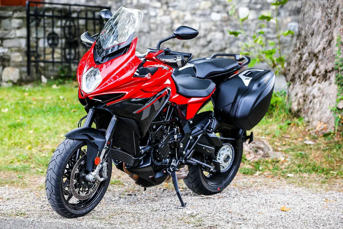 MV Agusta Turismo Veloce 800 Rosso. Fa bene al cuore e al portafogli (4)