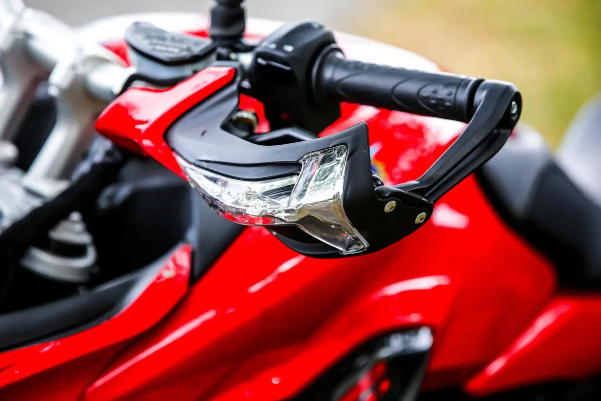 MV Agusta Turismo Veloce 800 Rosso. Fa bene al cuore e al portafogli (3)