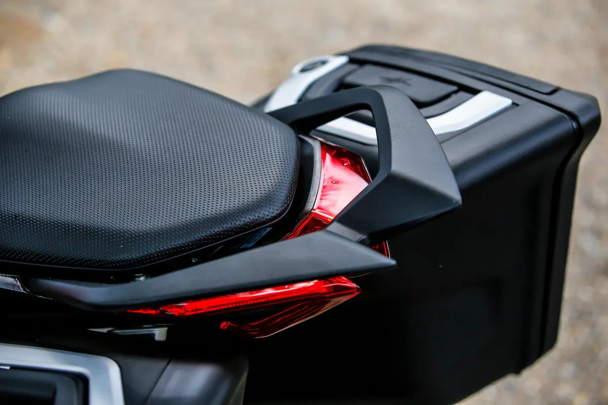 MV Agusta Turismo Veloce 800 Rosso. Fa bene al cuore e al portafogli (7)