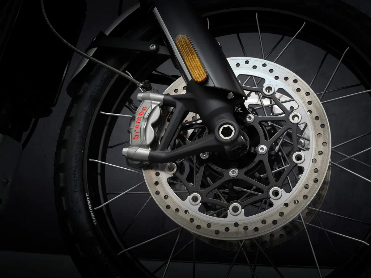 Nuove Triumph Scrambler 1200 XC e XE 2021[NON PUBBLICARE, EMBARGO FINO ALLE 13:00 DEL 13 APRILE] (2)