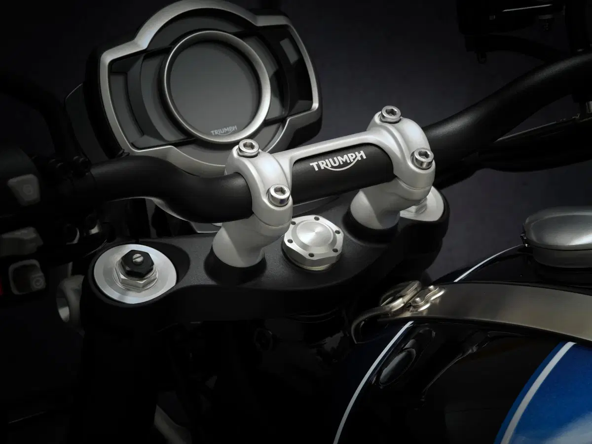 Nuove Triumph Scrambler 1200 XC e XE 2021[NON PUBBLICARE, EMBARGO FINO ALLE 13:00 DEL 13 APRILE] (8)