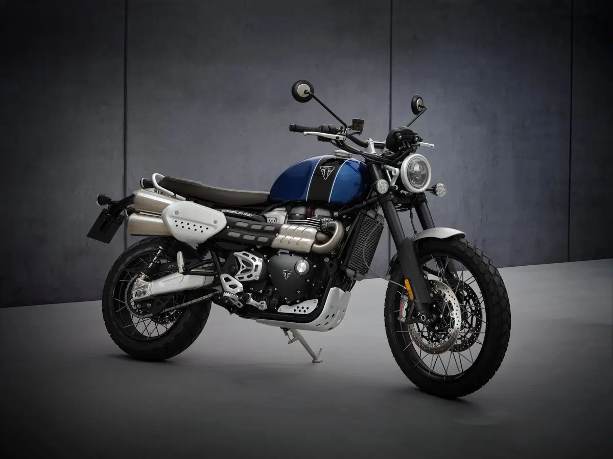 Nuove Triumph Scrambler 1200 XC e XE 2021[NON PUBBLICARE, EMBARGO FINO ALLE 13:00 DEL 13 APRILE] (2)