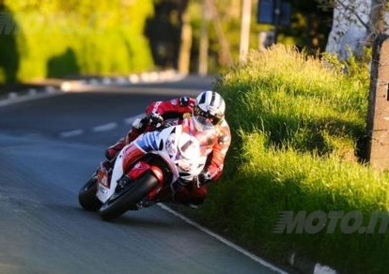 TT, Royal London 360 Superstock:  Michael Dunlop, again