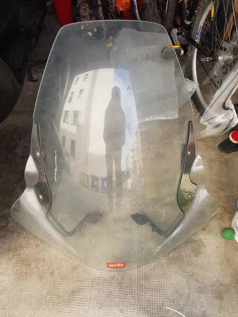 vendo parabrezza usato Aprilia