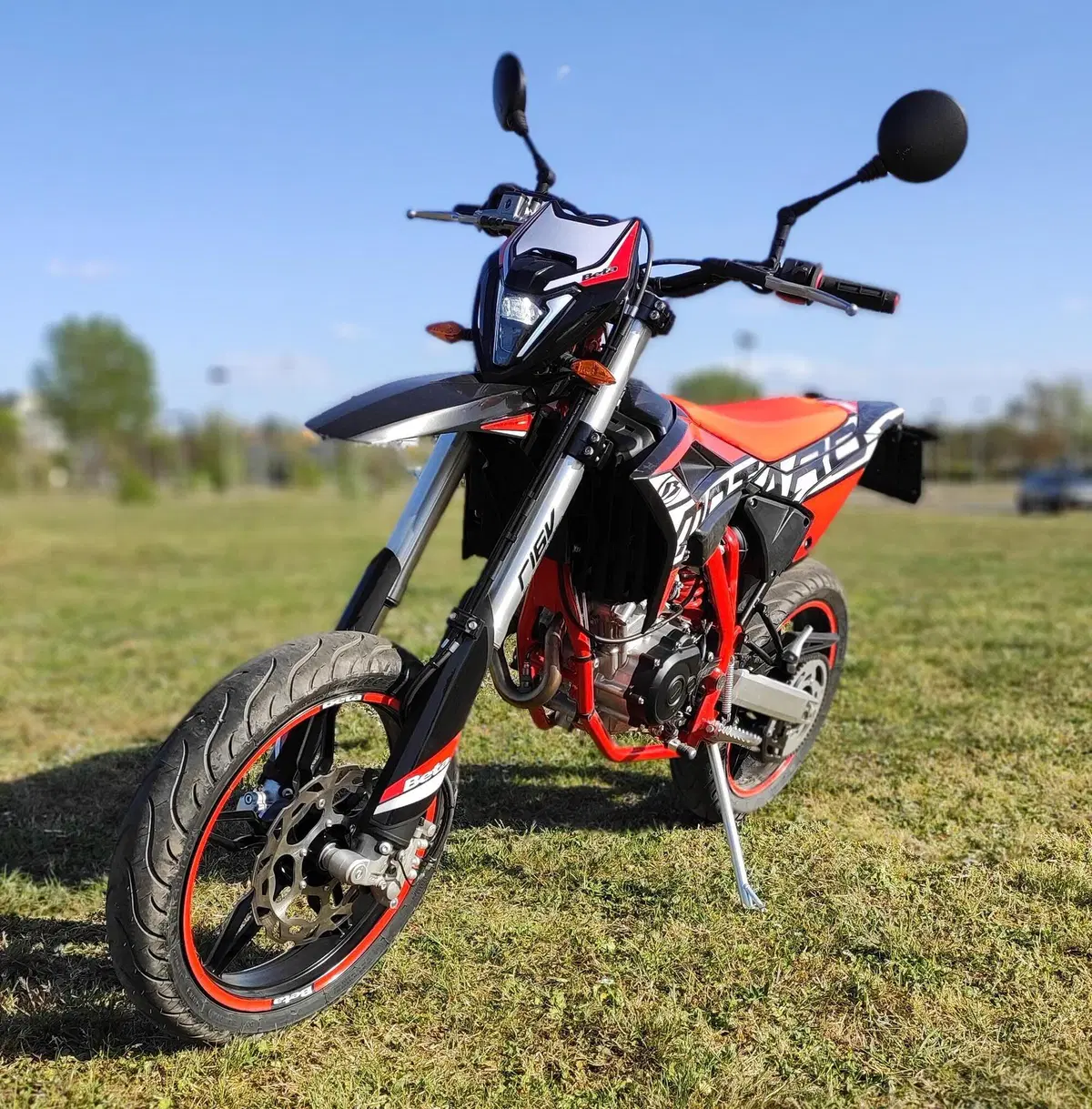Beta 125 RR 4t Enduro e Motard TEST 2021: motore a fasatura variabile! (13)