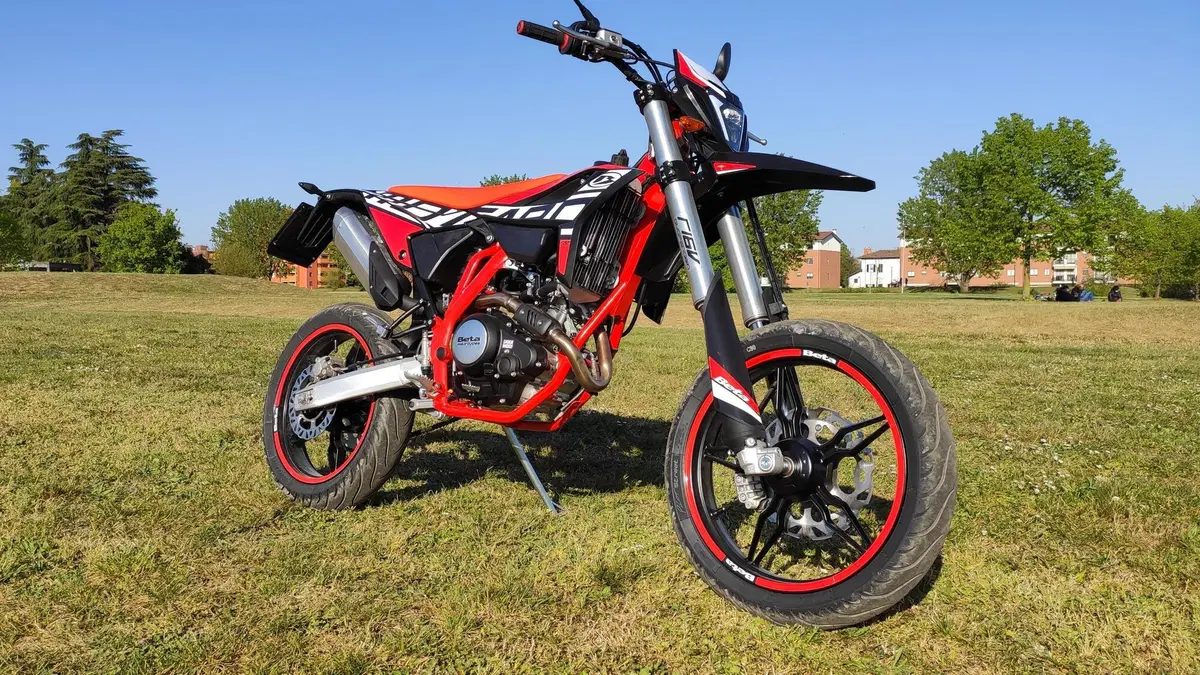 Beta 125 RR 4t Enduro e Motard TEST 2021: motore a fasatura variabile!