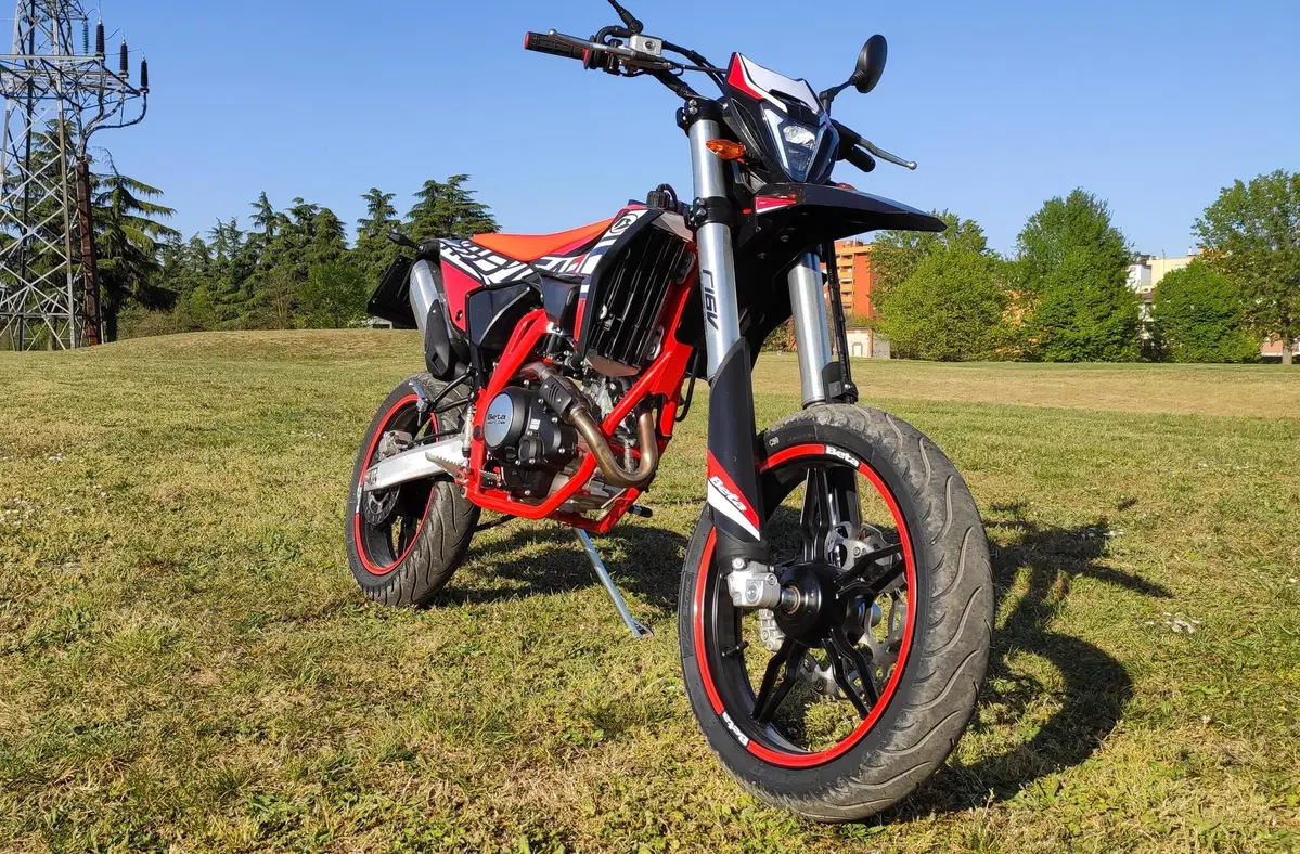 Beta 125 RR 4t Enduro e Motard TEST 2021: motore a fasatura variabile! (18)