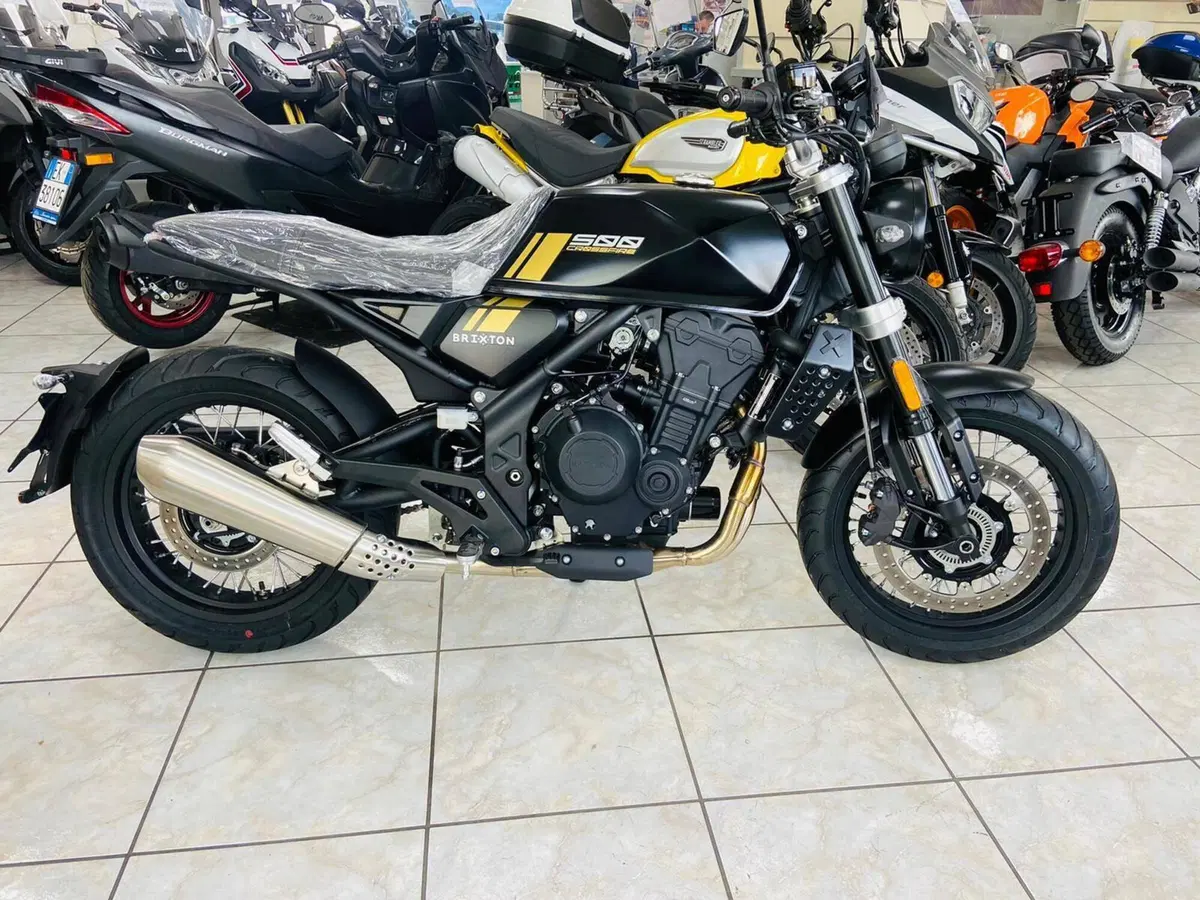 Brixton Motorcycles Crossfire 500 (2021 - 25) (2)