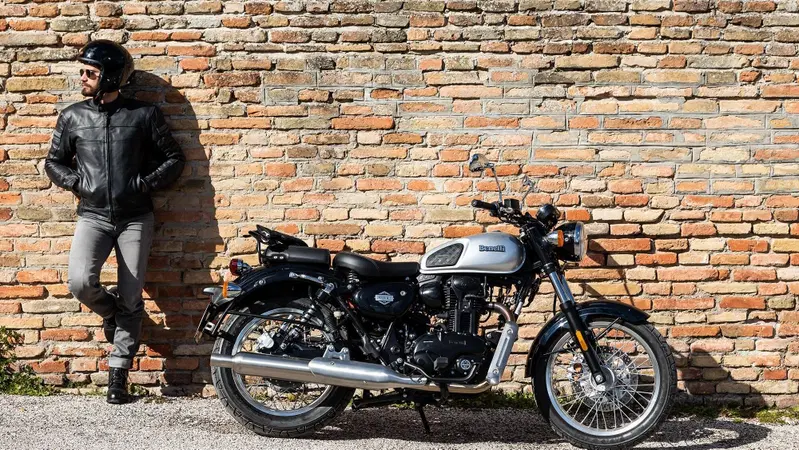 Benelli Imperiale 400, si aggiorna e diventa Euro 5. Dati e prezzo