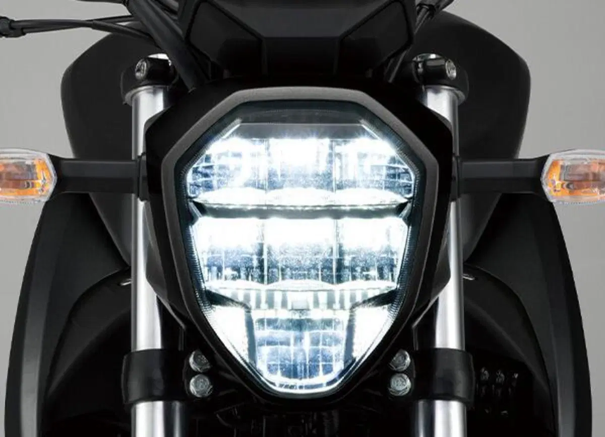 Suzuki Gixxer 250: dal Giappone con nuove colorazioni (3)