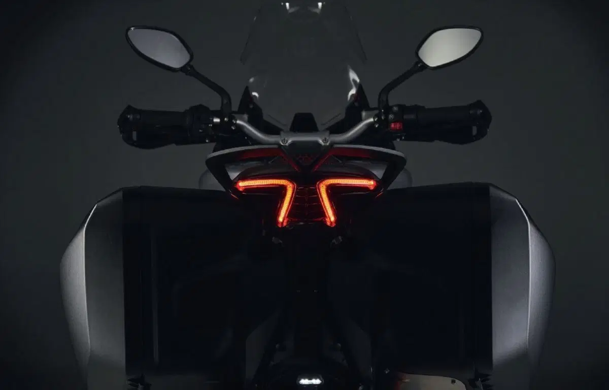 MV Agusta Turismo Veloce 2021: quattro le versioni. Dati e prezzi (10)