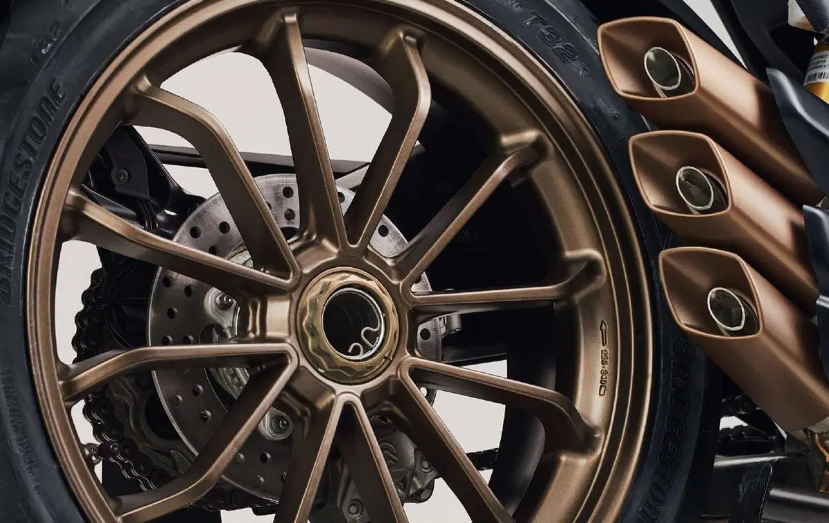 MV Agusta Turismo Veloce 2021: quattro le versioni. Dati e prezzi (11)