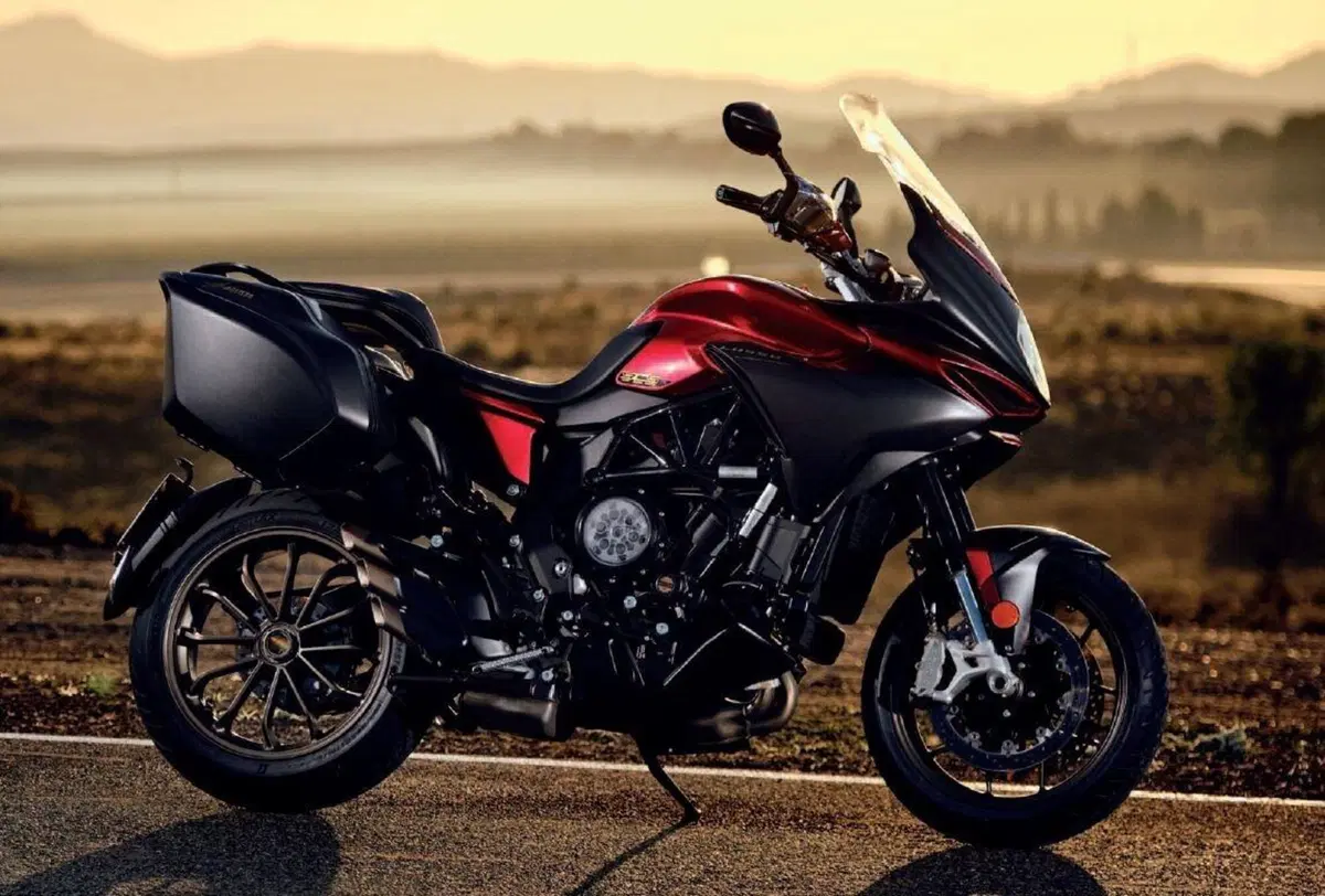 MV Agusta Turismo Veloce 2021: quattro le versioni. Dati e prezzi (15)