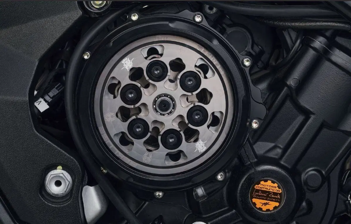 MV Agusta Turismo Veloce 2021: quattro le versioni. Dati e prezzi (12)