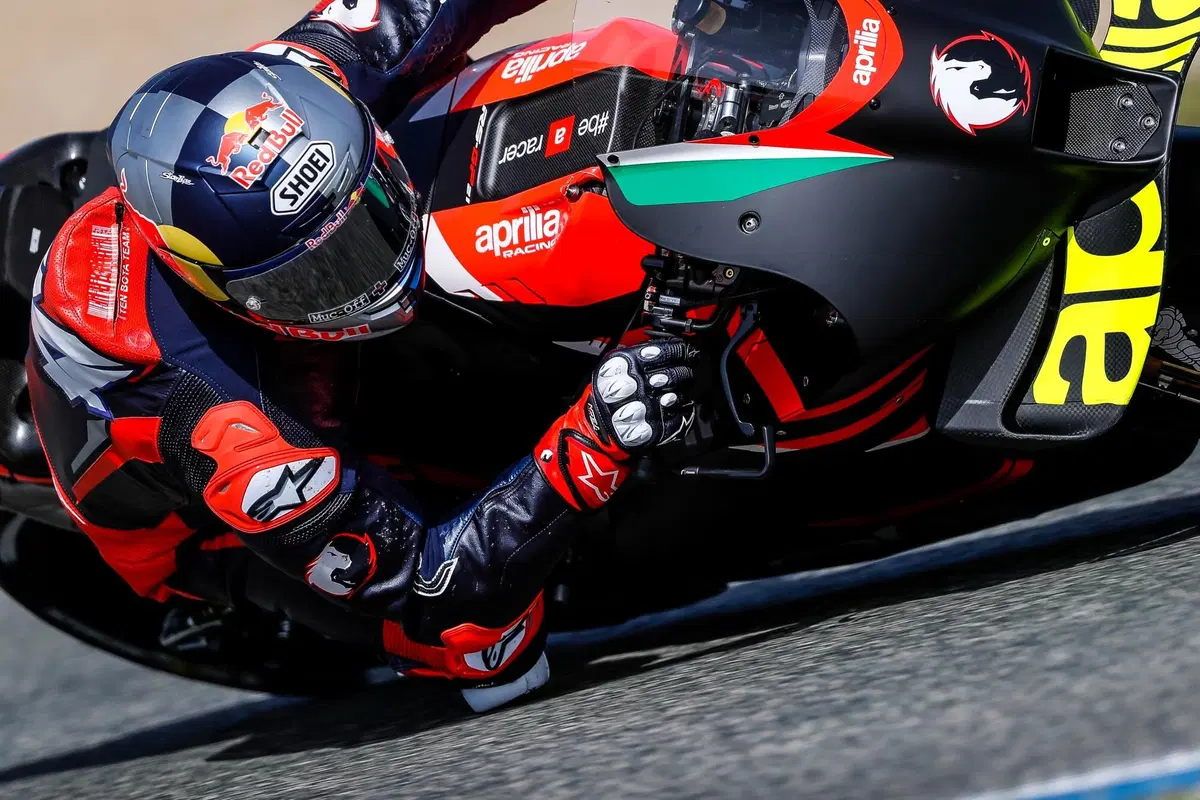 MotoGP. Andrea Dovizioso prova l'Aprilia RS-GP a Jerer: eccolo in azione [GALLERY] 