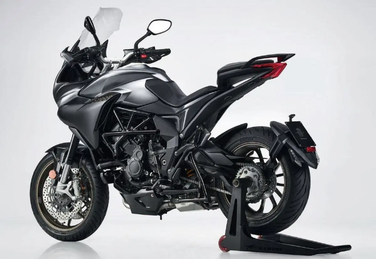 MV Agusta Turismo Veloce 2021: quattro le versioni. Dati e prezzi (4)