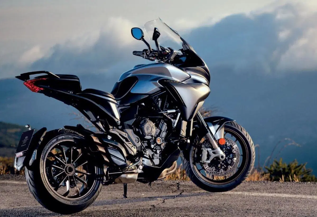 MV Agusta Turismo Veloce 2021: quattro le versioni. Dati e prezzi (9)