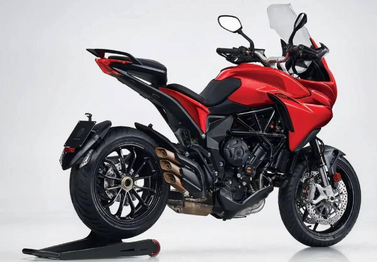 MV Agusta Turismo Veloce 2021: quattro le versioni. Dati e prezzi (4)
