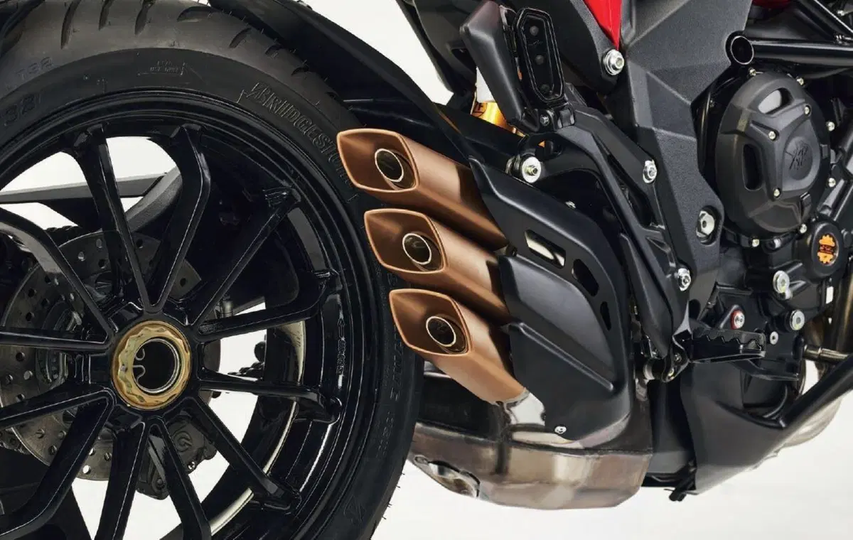 MV Agusta Turismo Veloce 2021: quattro le versioni. Dati e prezzi (10)