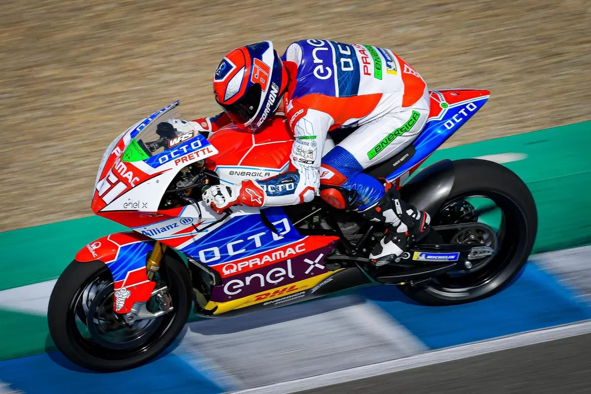 Test MotoE. Domina Aegerter, miglior crono di Granado (15)