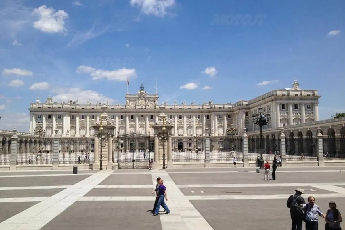 Viaggi. Europe Motorbike Tour: 27 Capitali europee in moto (137)