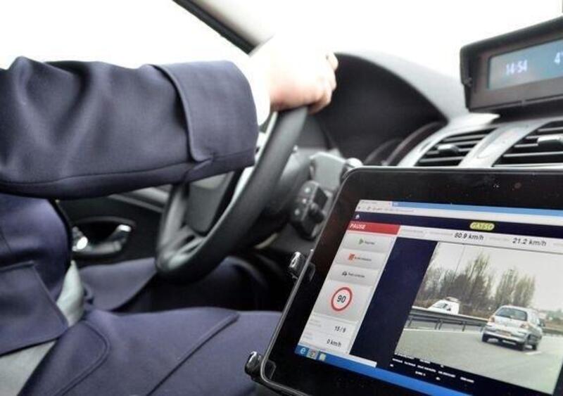 Multe velocit&agrave;: radar mobili affidati a societ&agrave; private in Francia