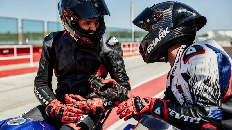 REV'IT!: acquista una tuta e partecipa alla Master Class Yamaha