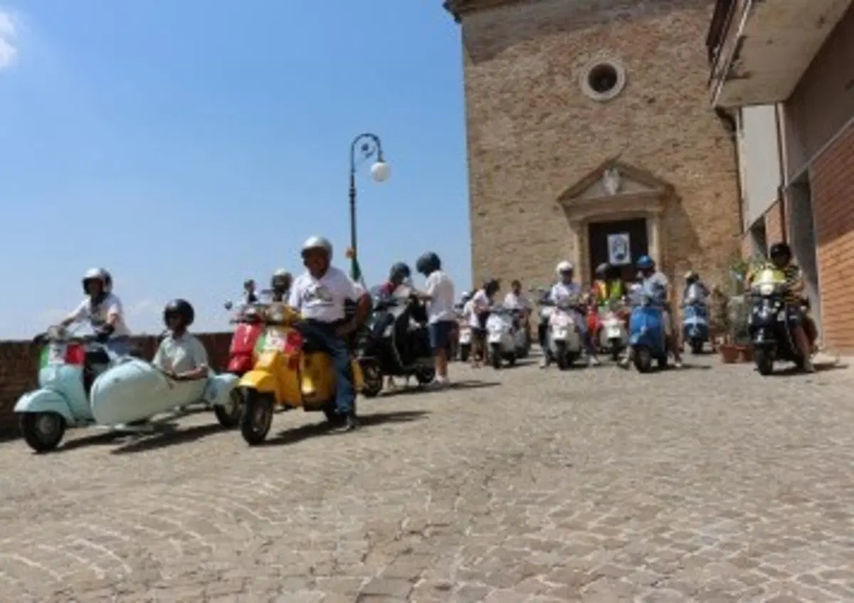 FMI. Il Presidente Copioli scrive alla Vezzali: "Far ripartire il mototurismo"