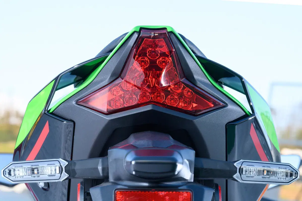 Kawasaki Ninja ZX-10R 2021: ecco com'è fatta (14)