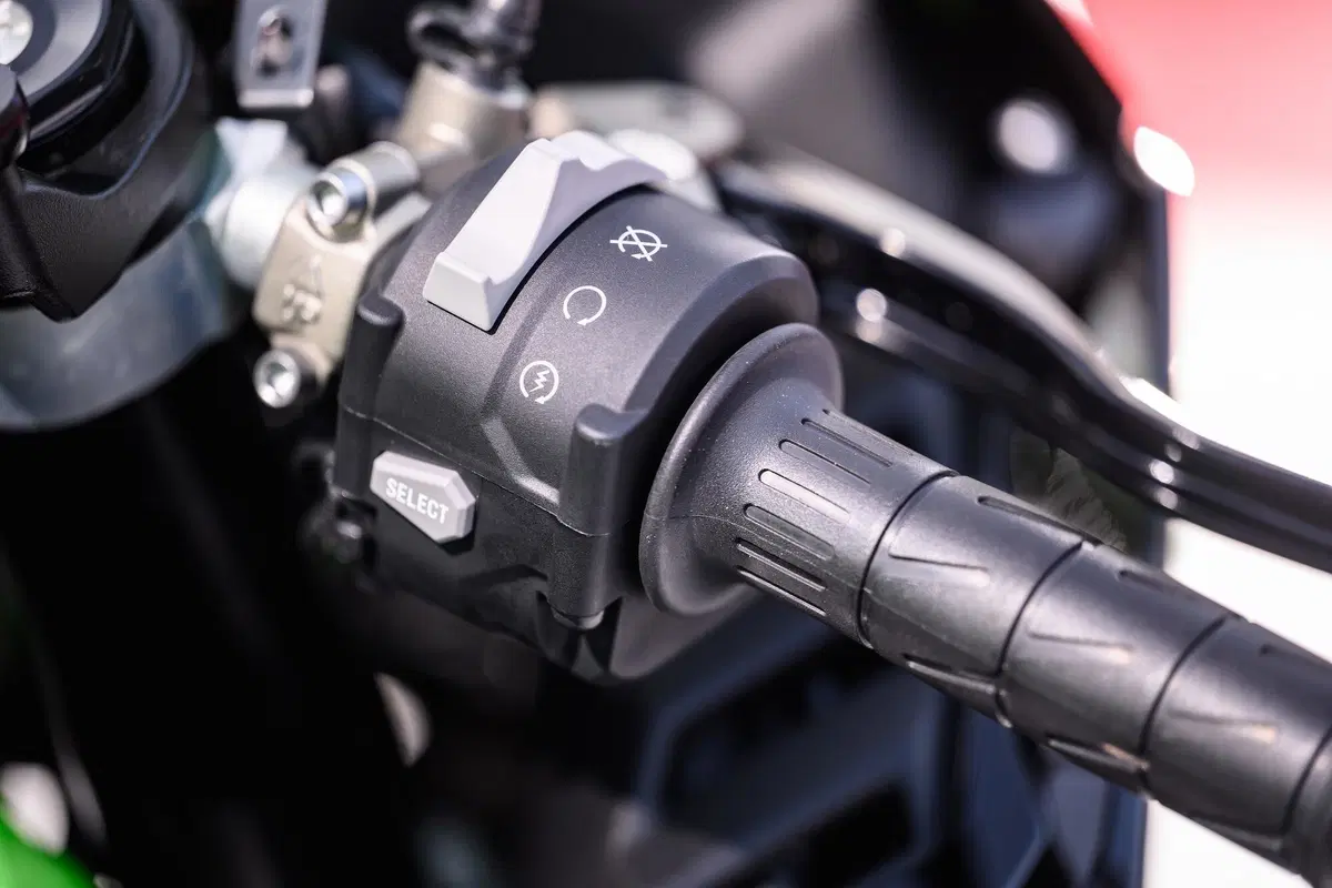 Kawasaki Ninja ZX-10R 2021: ecco com'è fatta (20)