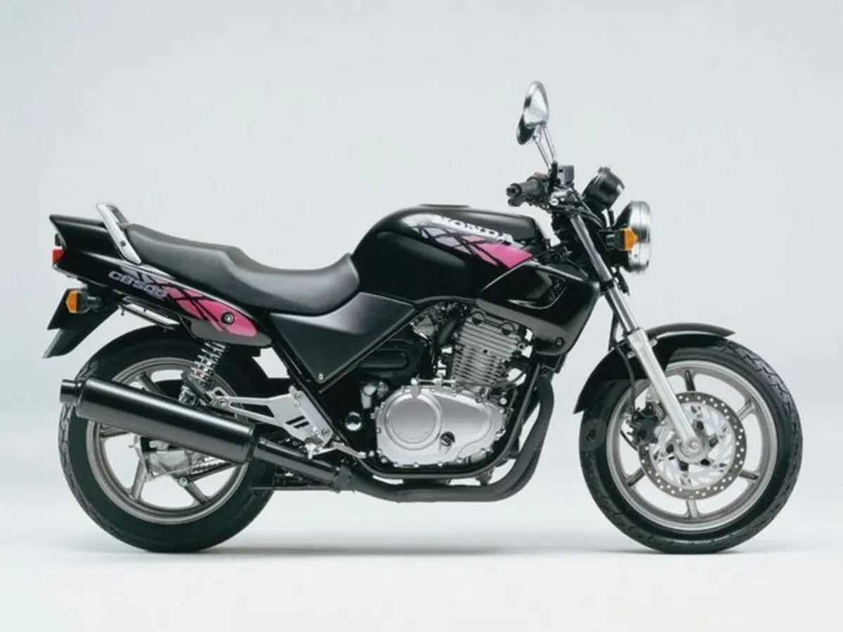 1993. Anno difficile, Gilera chiude ma EICMA esalta il Made in Italy (29)