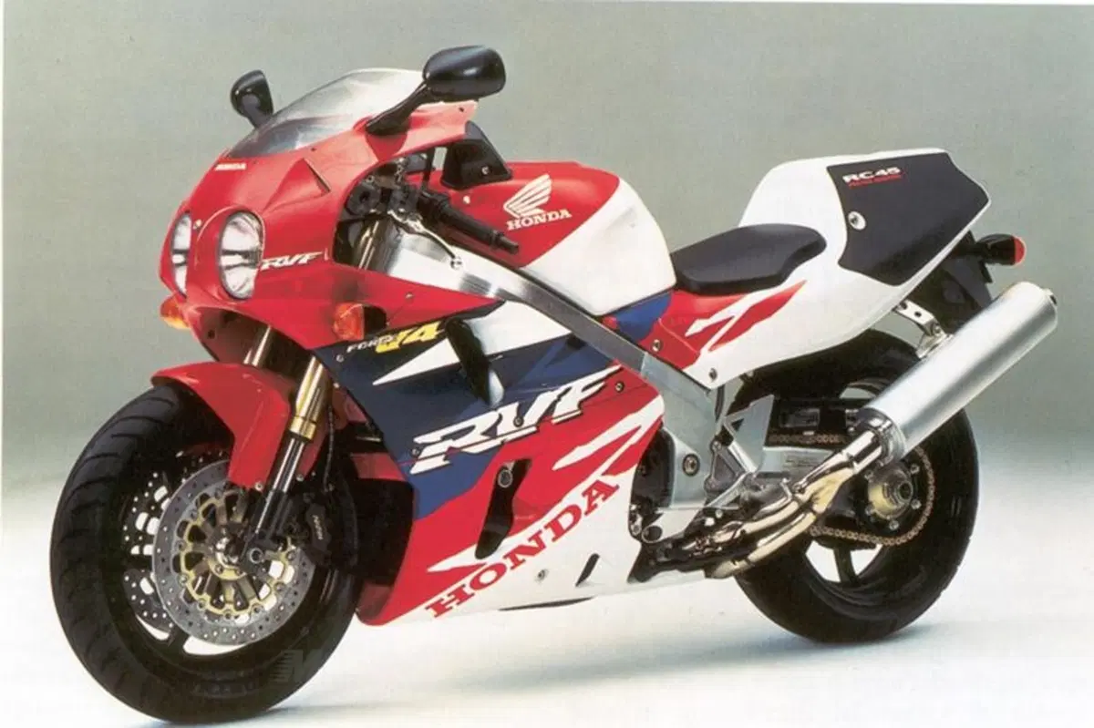 1993. Anno difficile, Gilera chiude ma EICMA esalta il Made in Italy (31)