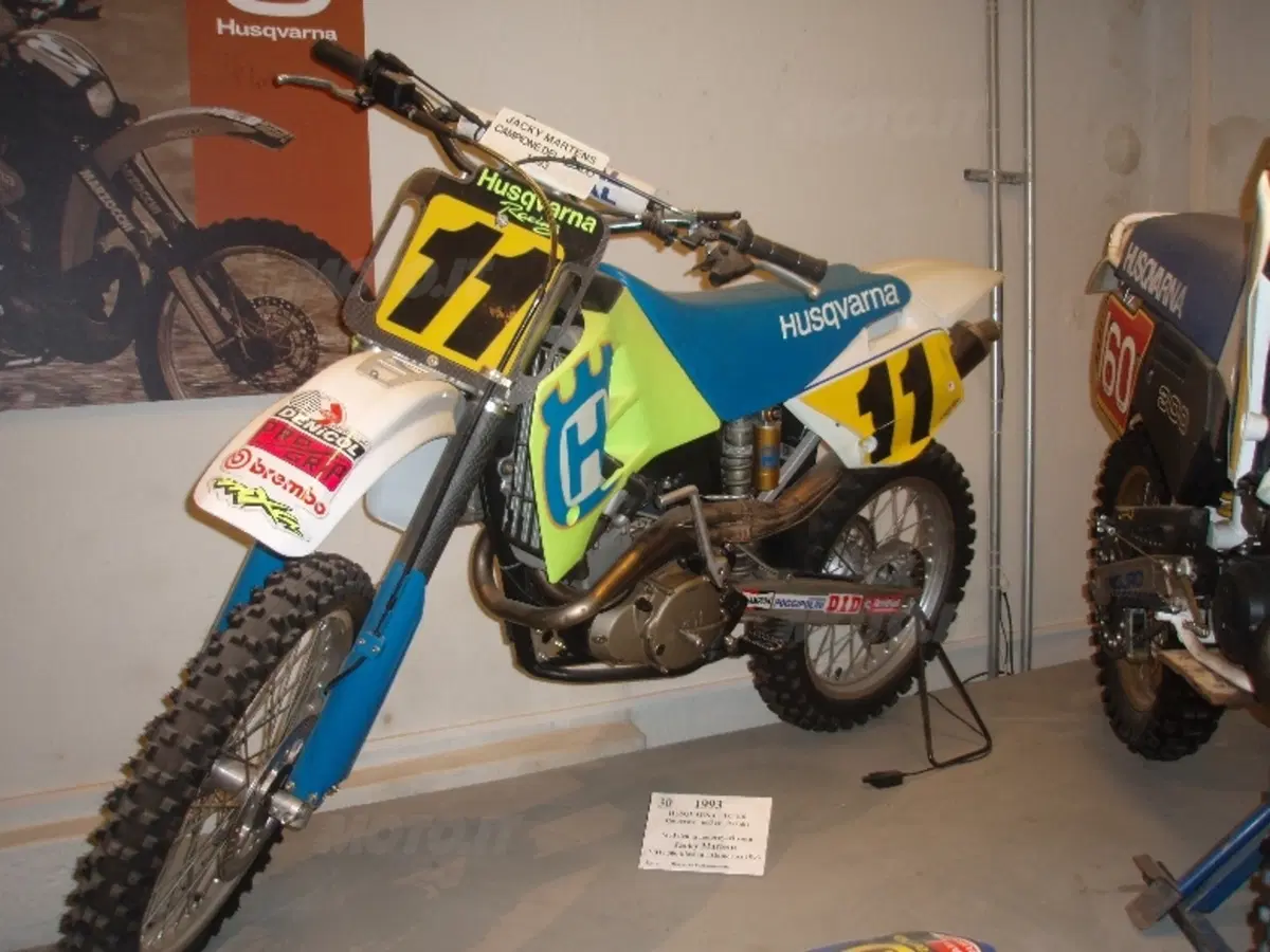 1993. Anno difficile, Gilera chiude ma EICMA esalta il Made in Italy (35)