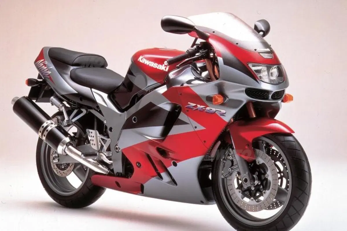 1993. Anno difficile, Gilera chiude ma EICMA esalta il Made in Italy (38)